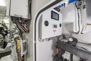 Fins Up 72ft Viking Yacht For Sale