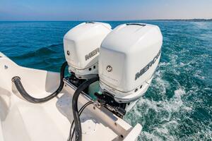 33ft Intrepid Yacht For Sale