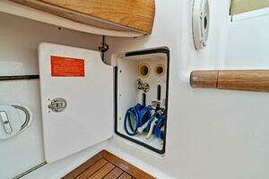 2006 Viking 61 Convertible thumbnail 59
