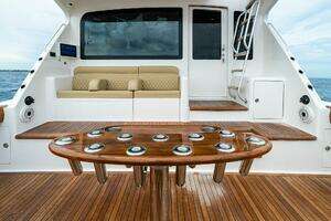 2006 Viking 61 Convertible thumbnail 4