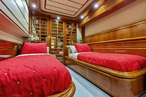 2004 Ferretti 94 Motor Yacht