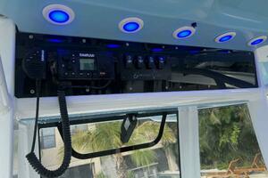 Just A Few Friends II 30ft Sea Hunt Yacht For Sale