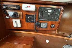Cool Breeze 33ft Beneteau Yacht For Sale