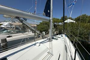 Cool Breeze 33ft Beneteau Yacht For Sale