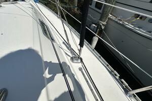 Cool Breeze 33ft Beneteau Yacht For Sale