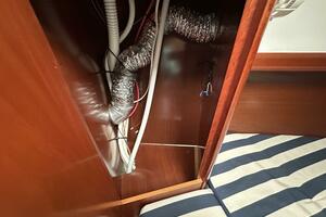 Cool Breeze 33ft Beneteau Yacht For Sale