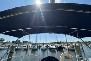 Cool Breeze 33ft Beneteau Yacht For Sale