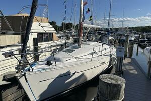 Cool Breeze 33ft Beneteau Yacht For Sale