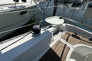 Cool Breeze 33ft Beneteau Yacht For Sale