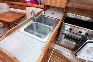 2007 Catalina 350 MK II thumbnail 20