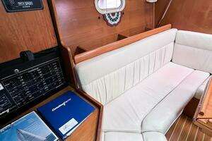 2007 Catalina 350 MK II thumbnail 11