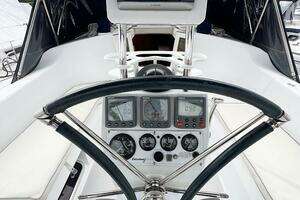 2007 Catalina 350 MK II thumbnail 41