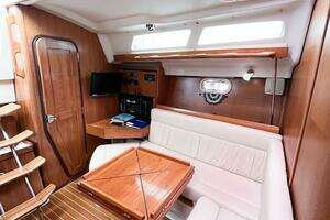 2007 Catalina 350 MK II thumbnail 12