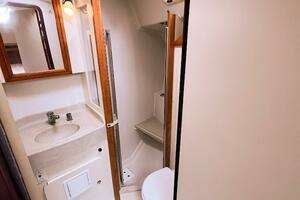 2007 Catalina 350 MK II thumbnail 27