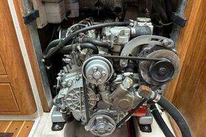 2007 Catalina 350 MK II thumbnail 47