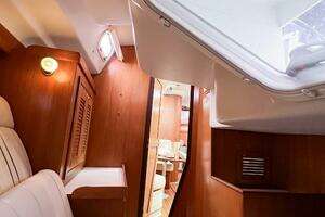2007 Catalina 350 MK II thumbnail 34