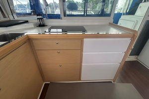 HALLDIS 40ft Lagoon Yacht For Sale