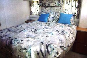 DUNAC S MINNI CONN III 42ft Silverton Yacht For Sale