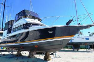 DUNAC S MINNI CONN III 42ft Silverton Yacht For Sale