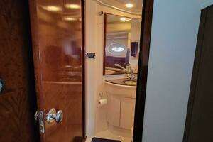 2011 Meridian 441 Sedan thumbnail 15
