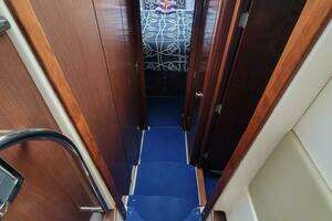 2011 Meridian 441 Sedan thumbnail 5