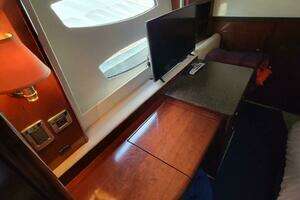 2011 Meridian 441 Sedan thumbnail 18