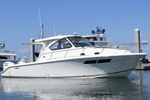 35ft Pursuit Yacht For Sale