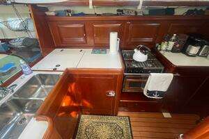 2004 Beneteau Oceanis 473 thumbnail 6