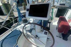 2004 Beneteau Oceanis 473 thumbnail 22