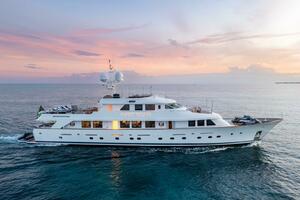 SWEET ESCAPE 130ft Christensen Yacht For Sale