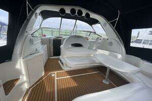 2000 Sea Ray 380 Sundancer thumbnail 3