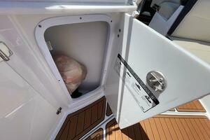 295 30ft Monterey Yacht For Sale