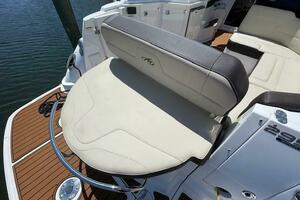 295 30ft Monterey Yacht For Sale