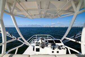 2021 Boston Whaler 420 Outrage thumbnail 60