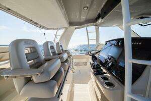 2021 Boston Whaler 420 Outrage thumbnail 43