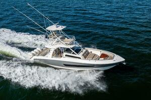 SMOKE SHOW 42ft Boston Whaler Yacht For Sale