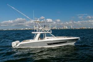 SMOKE SHOW 42ft Boston Whaler Yacht For Sale