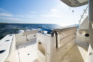 SMOKE SHOW 42ft Boston Whaler Yacht For Sale