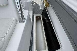 33ft SeaHunter Yacht For Sale