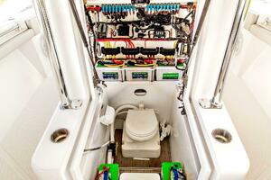 33ft Front Runner Yacht For Sale