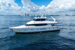 2001 Motor Yacht 82MY thumbnail 9