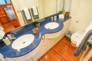 2001 Motor Yacht 82MY thumbnail 34