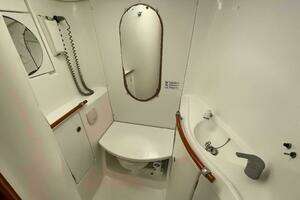 2006 Beneteau 393 thumbnail 21
