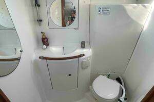 2006 Beneteau 393 thumbnail 9