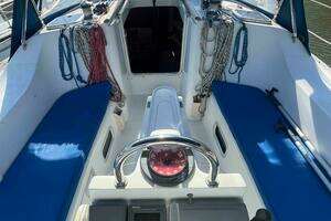 2006 Beneteau 393 thumbnail 17
