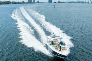 33ft Regal Yacht For Sale