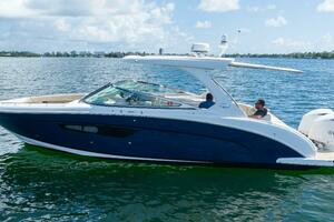 33ft Regal Yacht For Sale