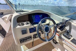 33ft Regal Yacht For Sale