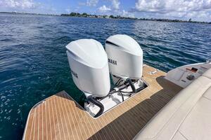 33ft Regal Yacht For Sale