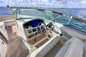 33ft Regal Yacht For Sale